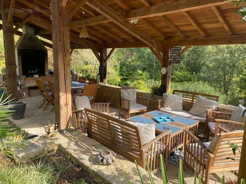 Maison à LE BUISSON-DE-CADOUIN