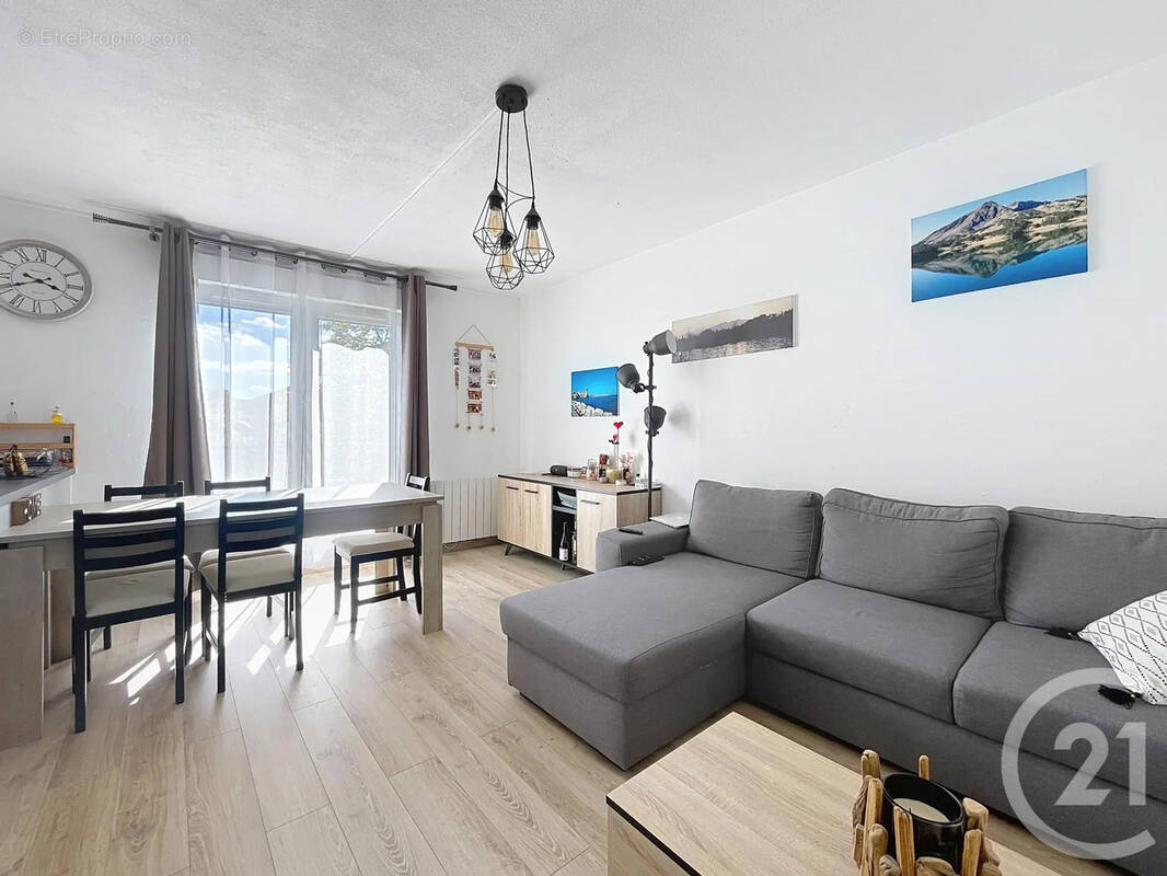 Appartement à MOISSY-CRAMAYEL