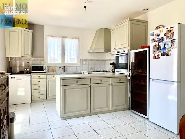 Appartement 4 pièces 97 m² à vendre à Pertuis (84120) - photo 4