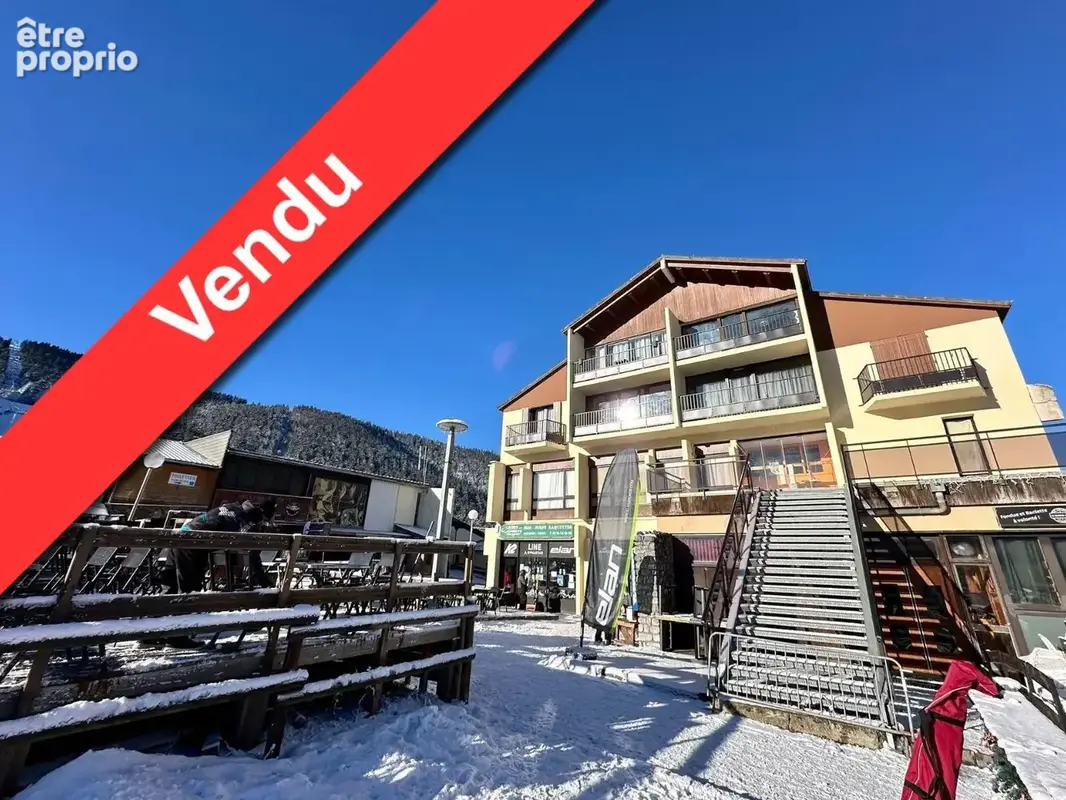   - Appartement à AX-LES-THERMES