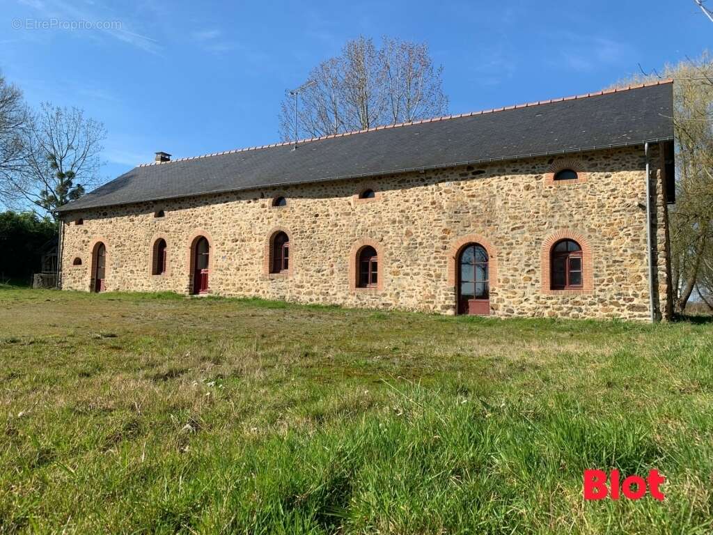 Maison à LAUNAY-VILLIERS