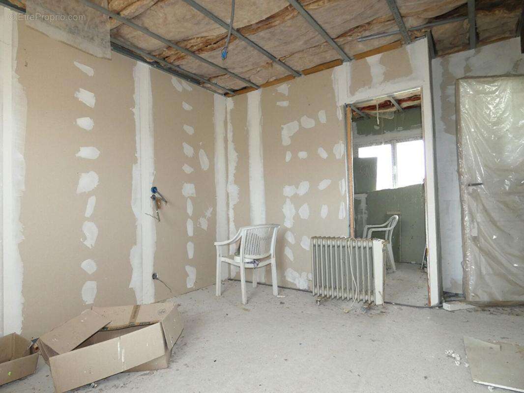 Maison A RENOVER 4 pièce(s) 130 m2 / terrain 1500m² - photo 13