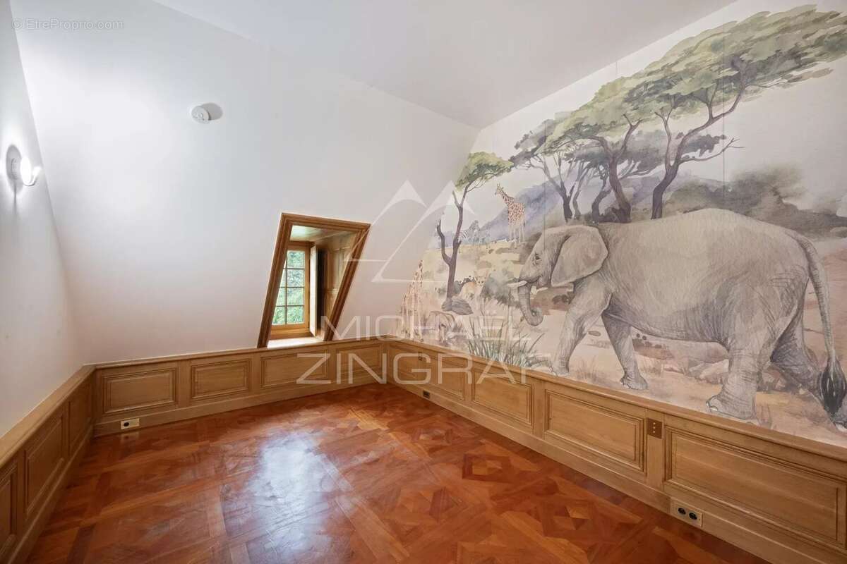 Maison à NEUILLY-SUR-SEINE