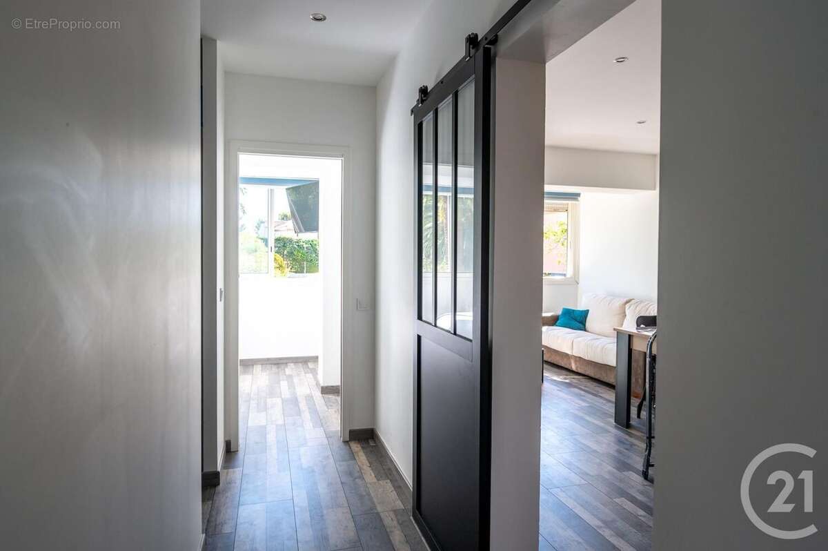 Appartement à BORMES-LES-MIMOSAS