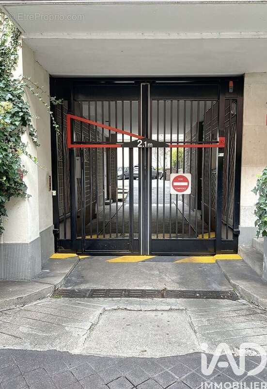 Photo 2 - Parking à PARIS-17E