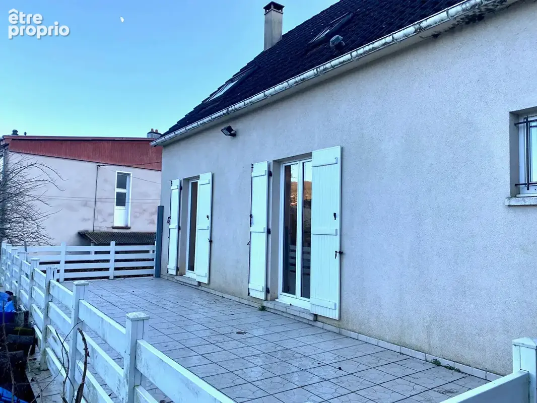 Baisse de prix : maison individuelle avec terrasse et jardin - photo 11