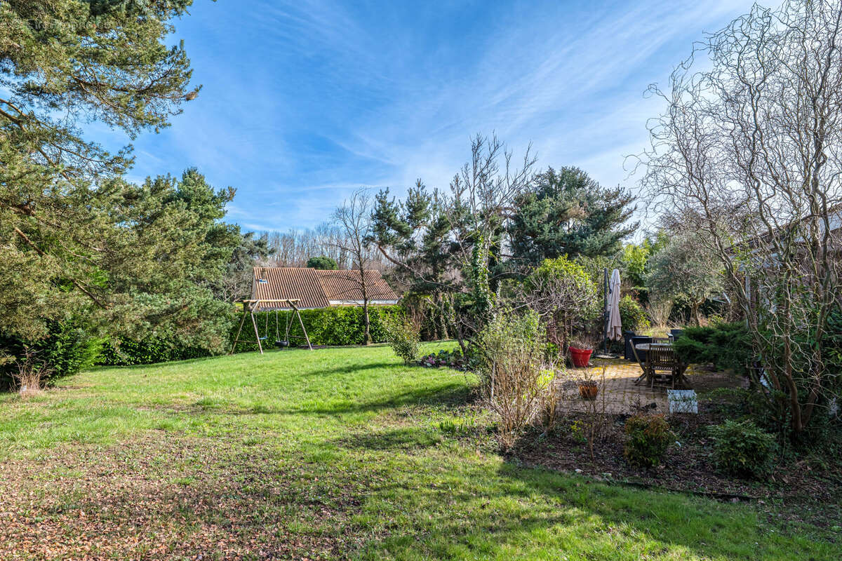 Maison à LA TOUR-DE-SALVAGNY