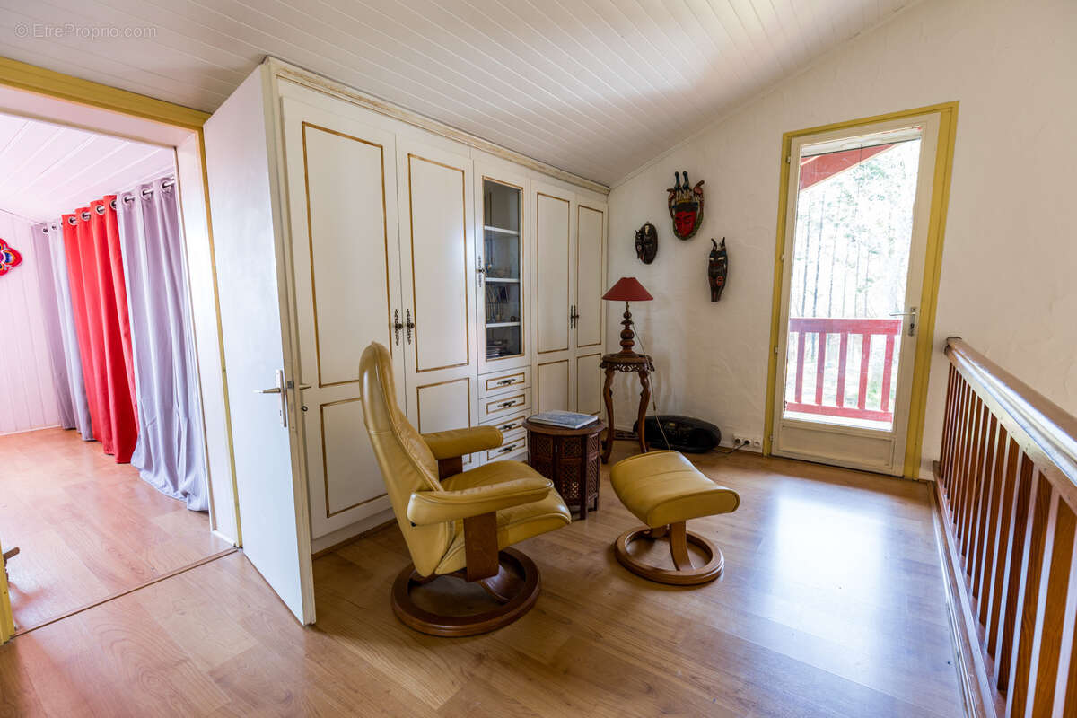 Maison à SAINT-PIERRE-DU-MONT