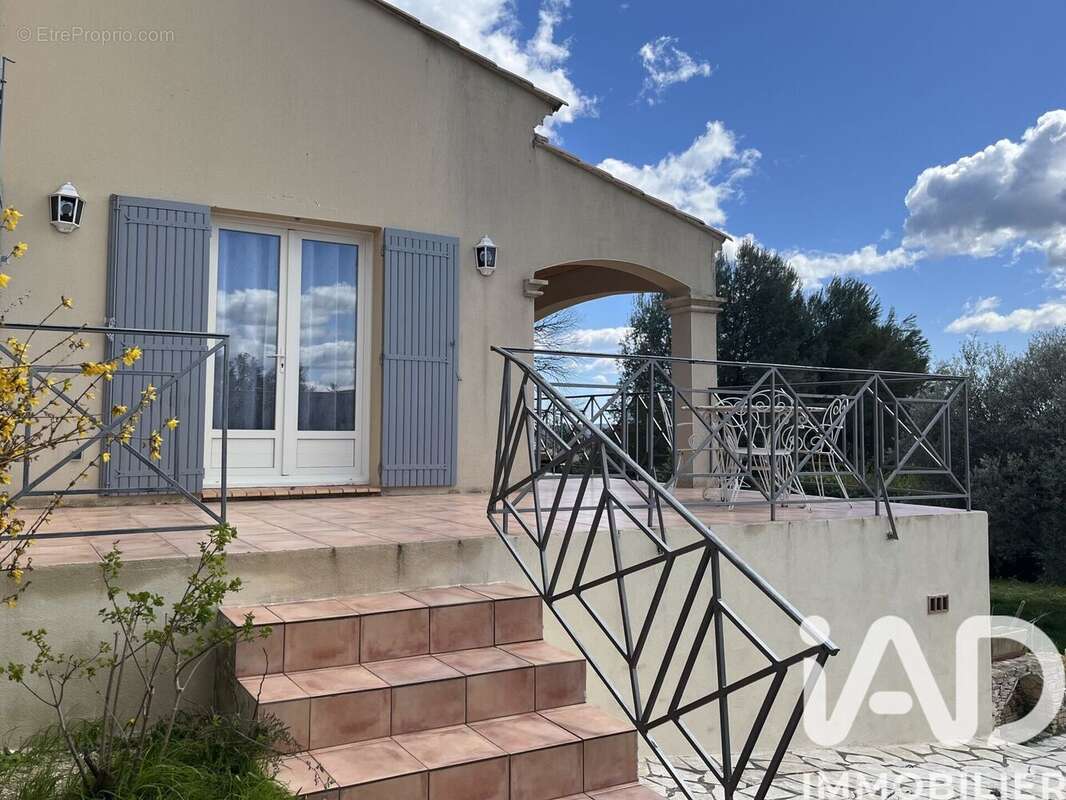 Maison 124 m² à Saint-Maximin  - photo 3