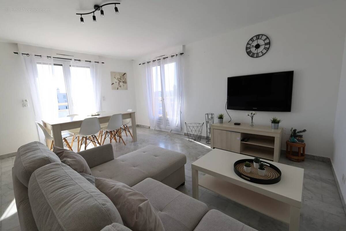 Appartement à FREJUS