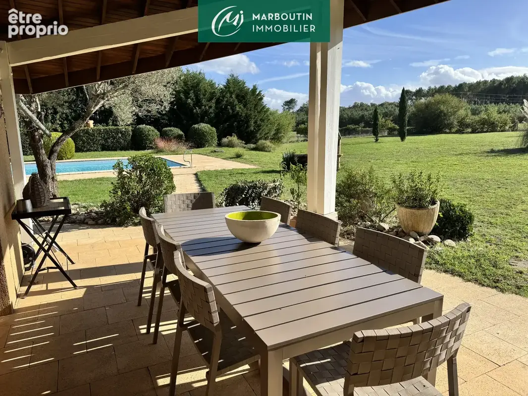 Villa de caractère avec piscine - photo 15