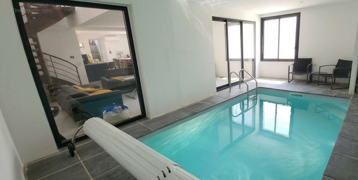 Incroyable maison de 200 m² avec piscine interieure - photo 2
