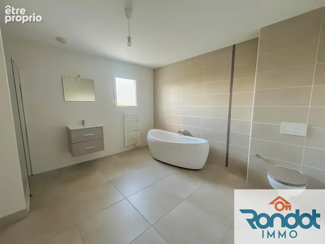 Maison 6 pieces/4 chambres/143m2 sur terrain 426m2 - photo 8