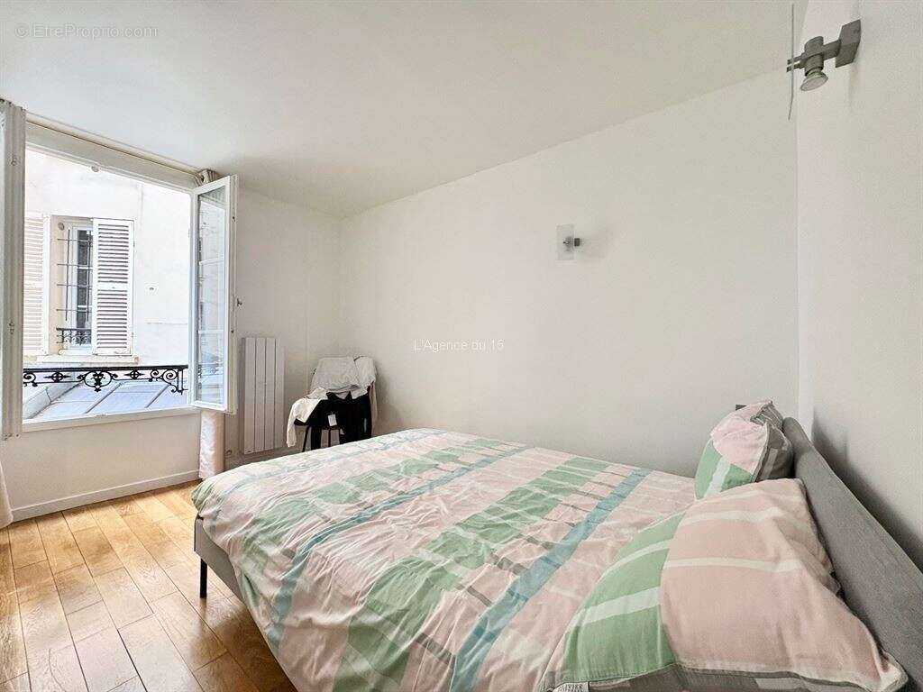 Appartement à PARIS-15E