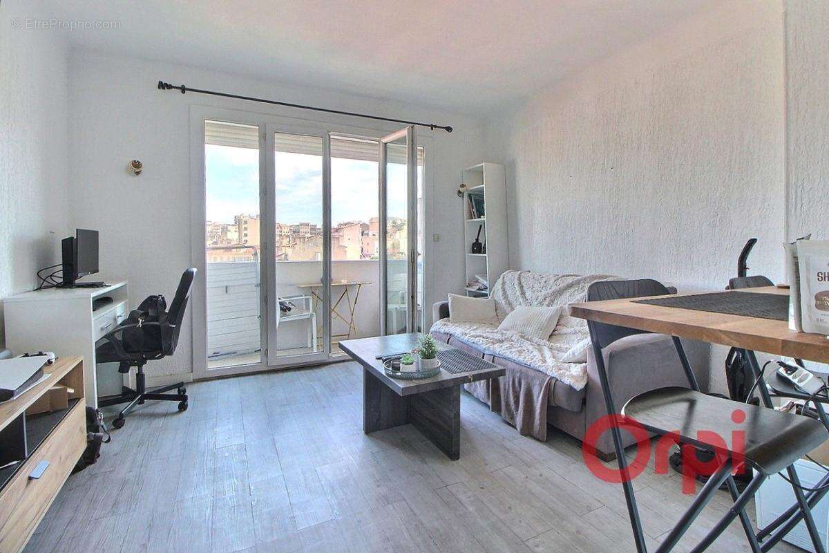 Appartement à MARSEILLE-7E
