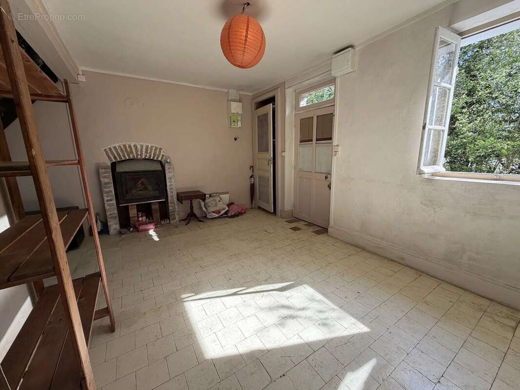 Maison à SAINT-HONORE-LES-BAINS