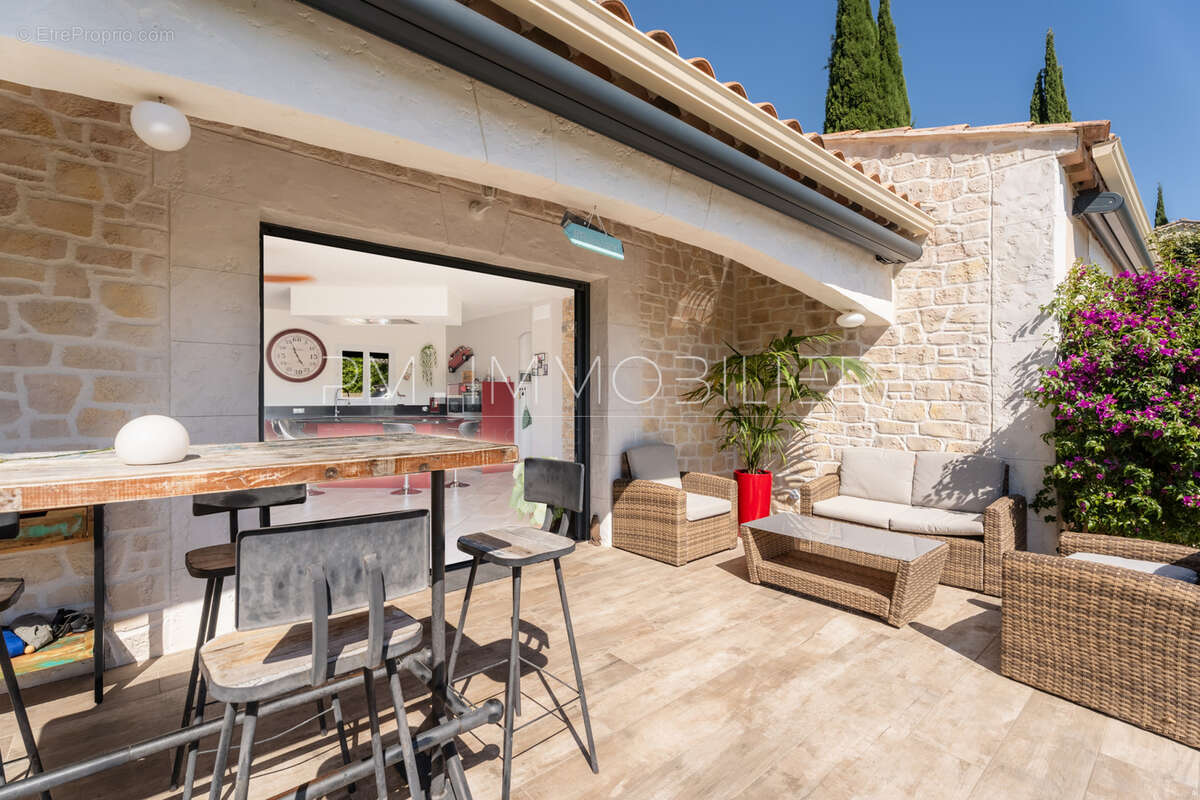 Maison à LE CASTELLET