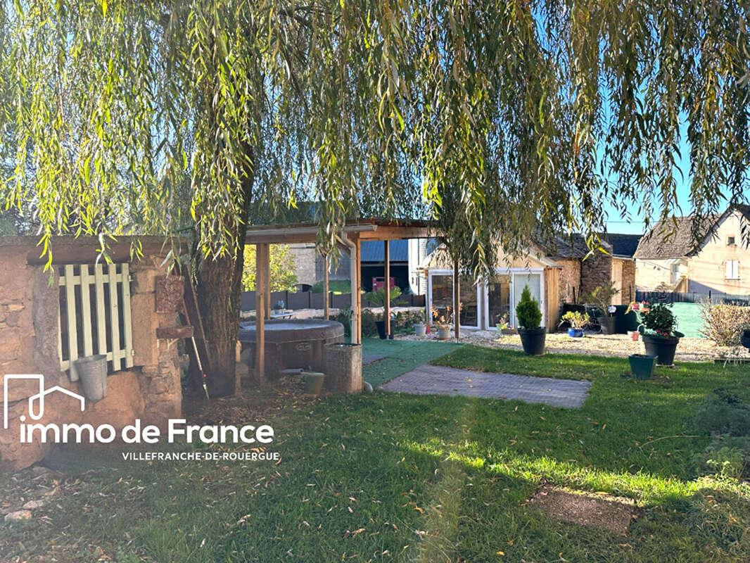 Maison à ANGLARS-SAINT-FELIX