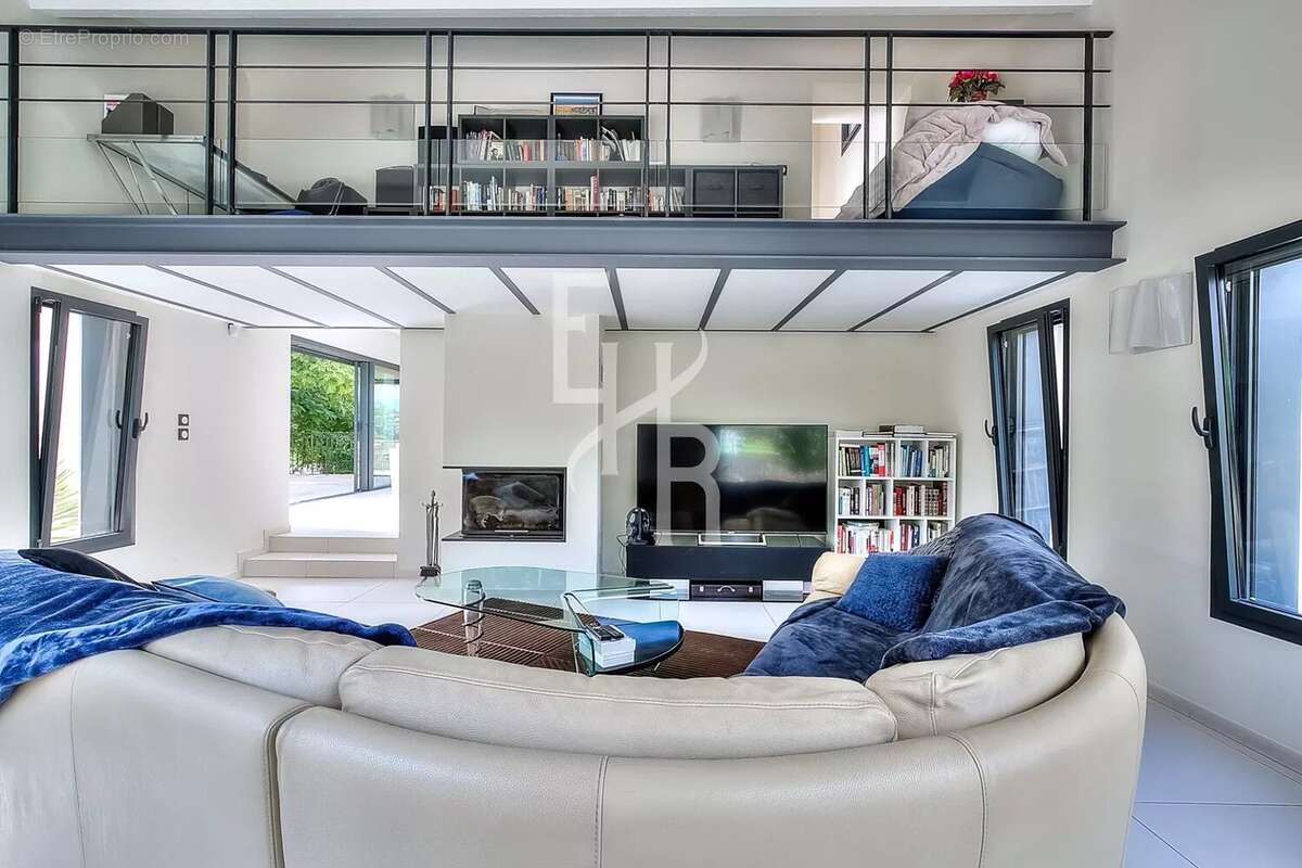 Maison à MOUGINS