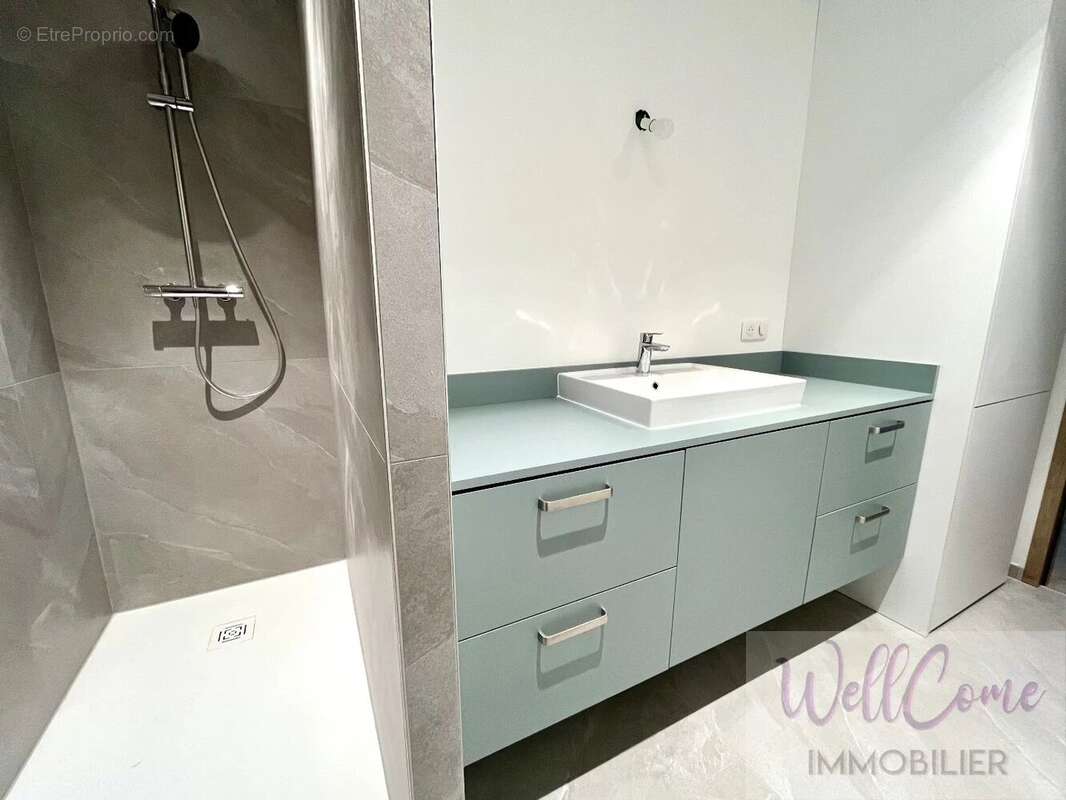 Appartement à DRUMETTAZ-CLARAFOND