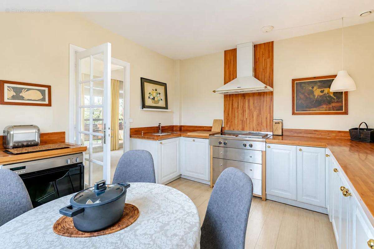 Appartement de 5 pièces de 160 m² à Jouy-en-Josas - photo 4