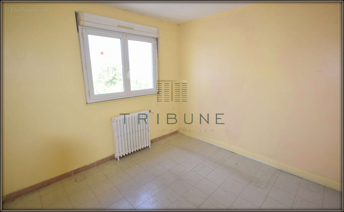 Maison de ville à rénover avec jardin   Le Passage, à deux pas de la passerelle - photo 4