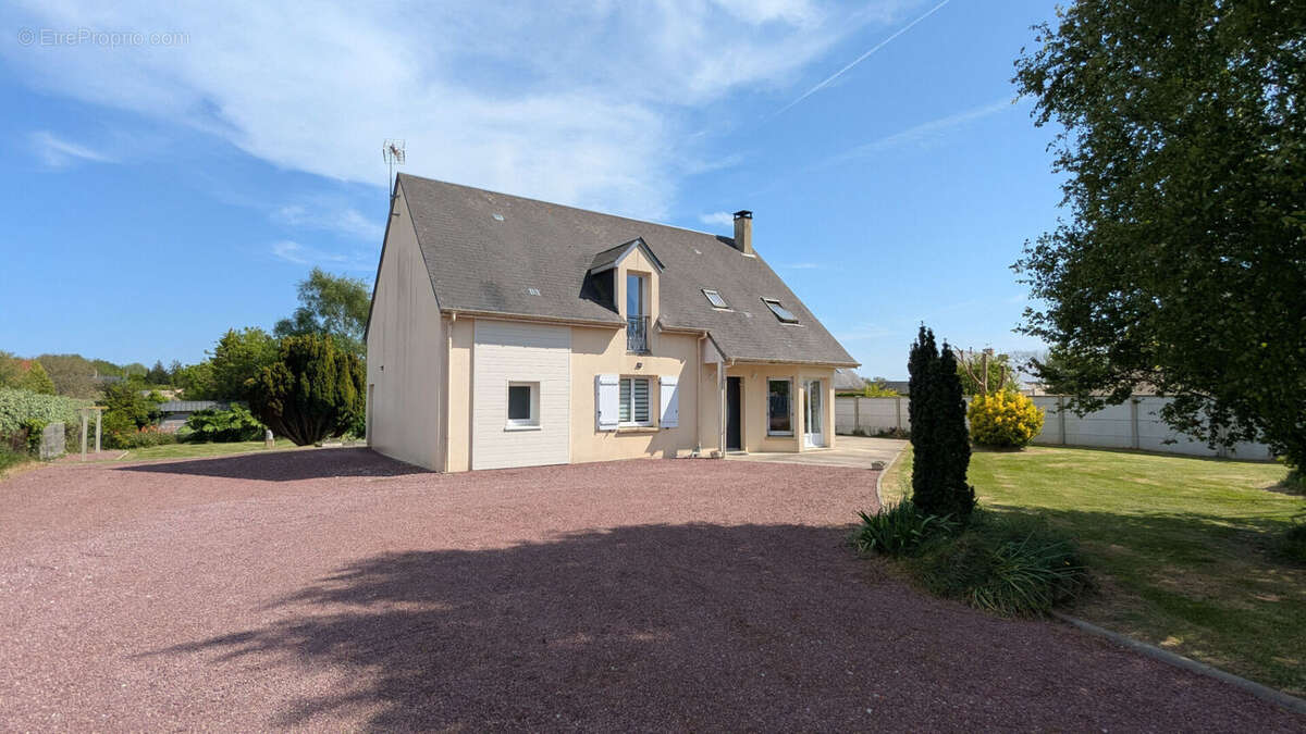Maison à EROUDEVILLE