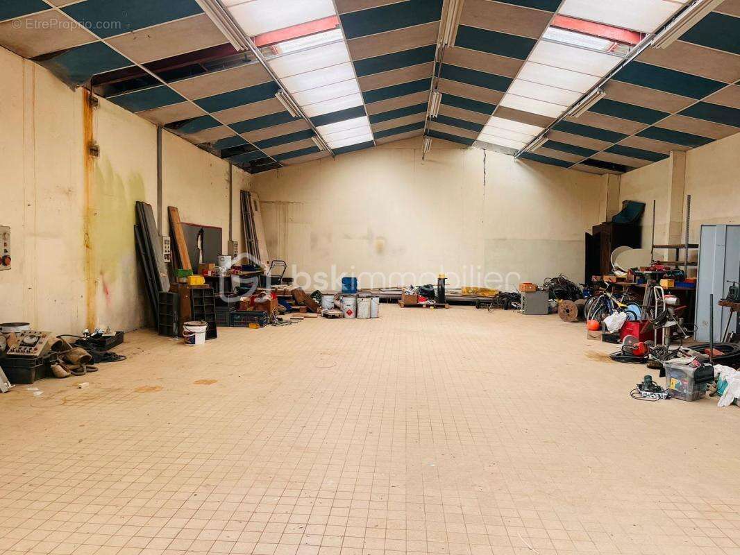 Maison de 255 m² avec grande dépendance - photo 10