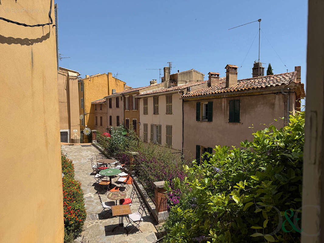 Appartement à BORMES-LES-MIMOSAS