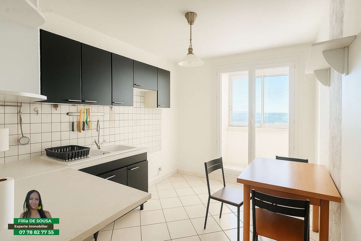 Appartement à SAINT-JEAN-BONNEFONDS