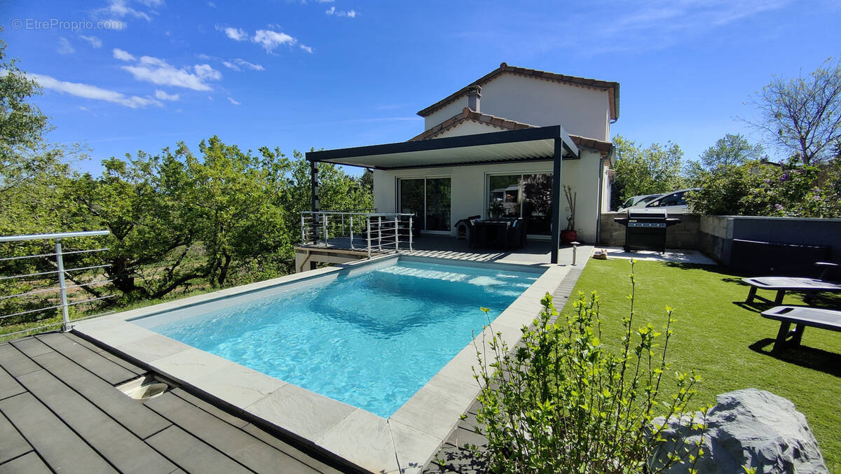 Maison à VINEZAC