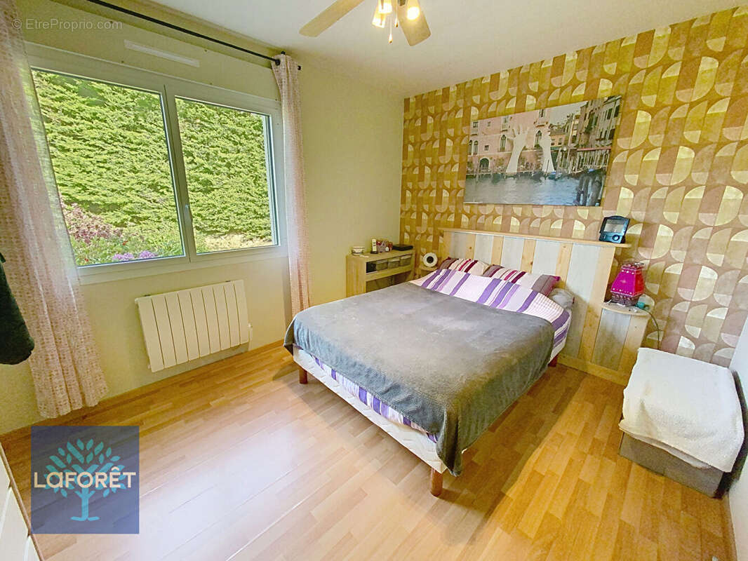 Maison à LA SELLE-EN-LUITRE