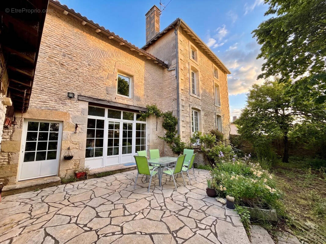 Maison à VOUILLE