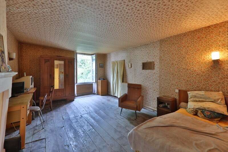 Maison à MONTIGNAC-CHARENTE