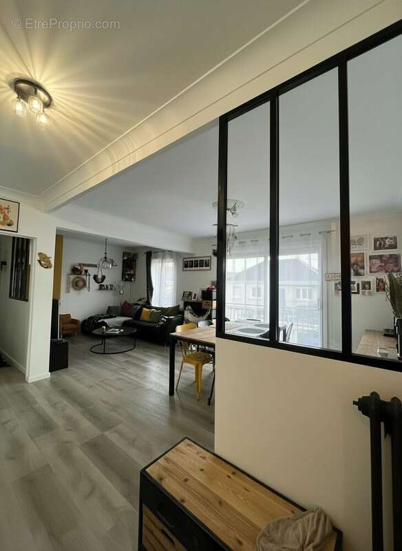 Maison à SAINT-CYR-SUR-LOIRE