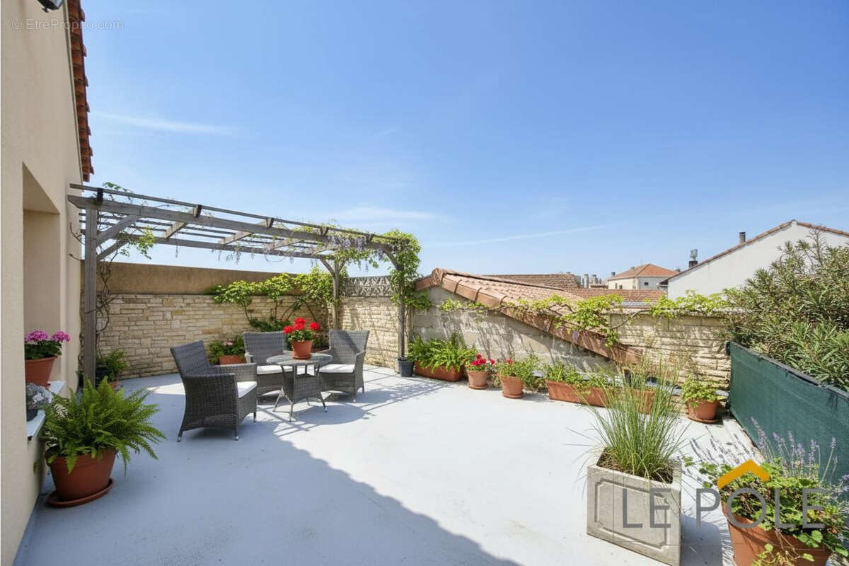 Appartement à BOLLENE