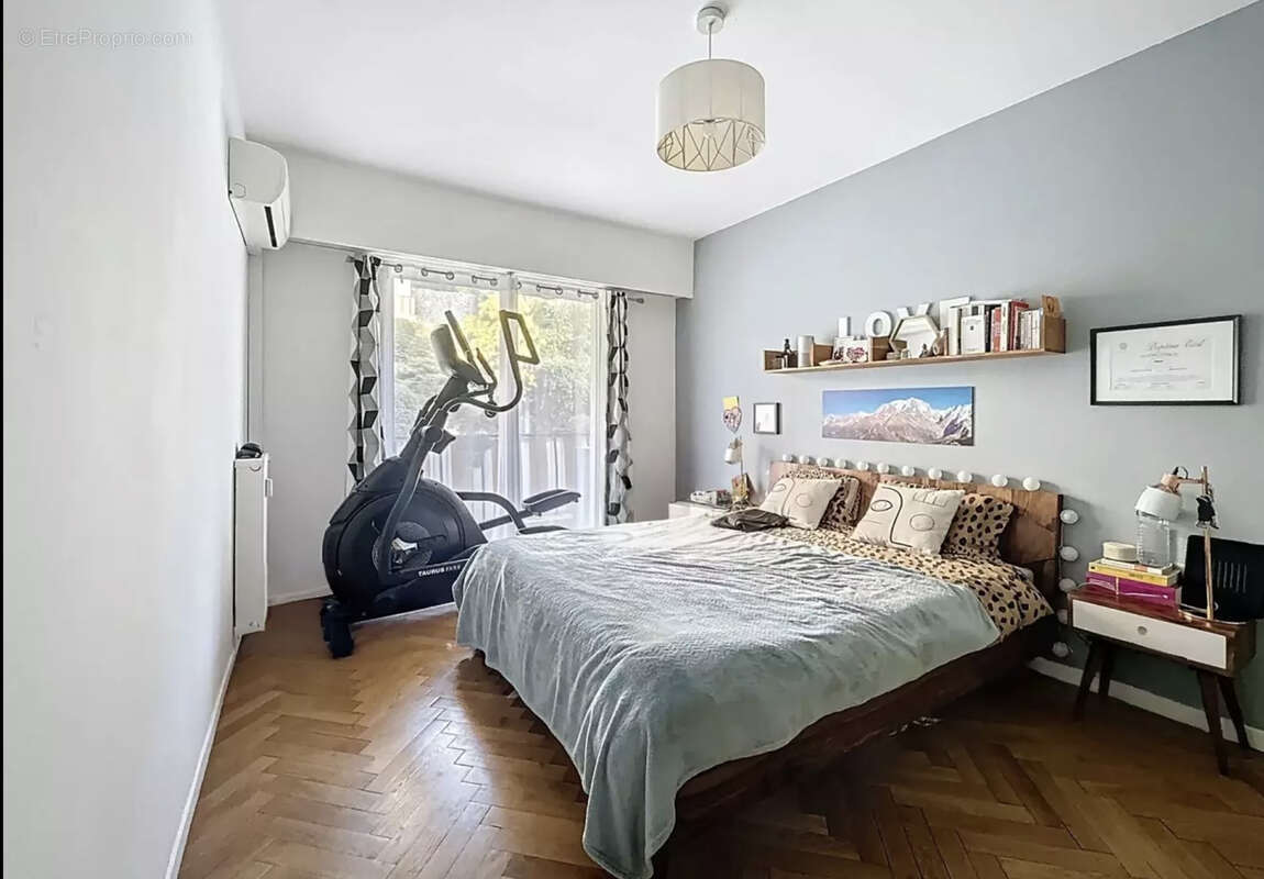 Appartement à SIX-FOURS-LES-PLAGES