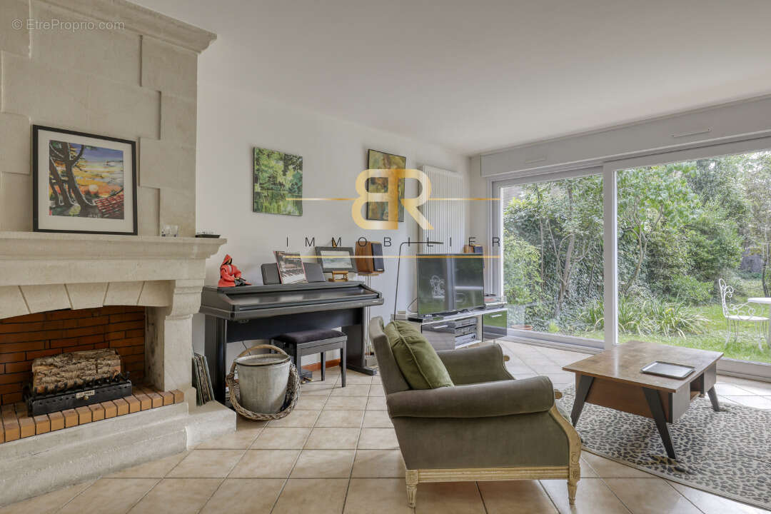 Maison à SAINT-MAUR-DES-FOSSES