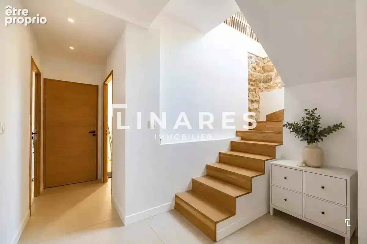 LA PANORAMIQUE - Villa T5 de 200m² - Piscine - Cuisine d'été - Terrain de 785m² - 13011 LA VALENTINE - photo 14