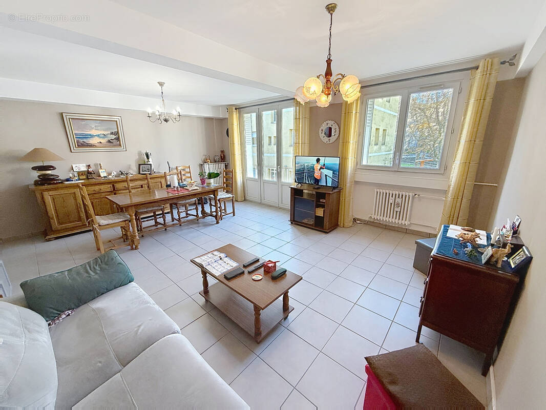 Appartement à SAINT-ETIENNE