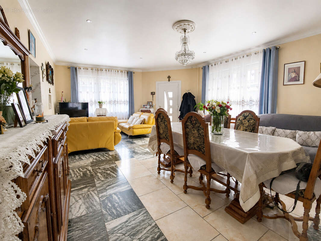 Amiens saint-honore - 145 m2 - 5 chambres - photo 2