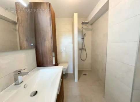 Appartement à ROQUEBRUNE-SUR-ARGENS