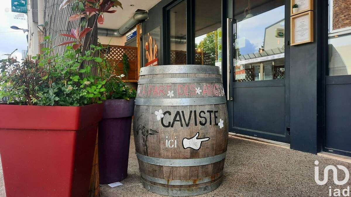 Photo 3 - Commerce à BURES-SUR-YVETTE