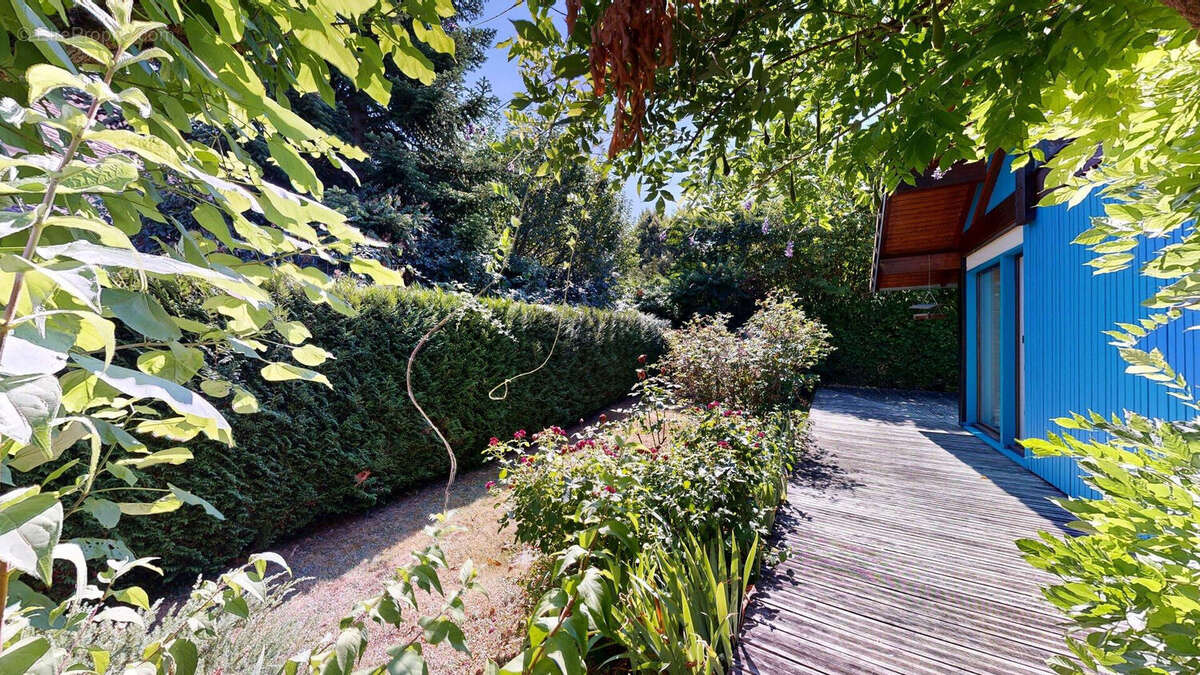Besançon BREGILLE - Maison T6 avec SOUS-SOL COMPLET sur 595m2 de verdure. - photo 2