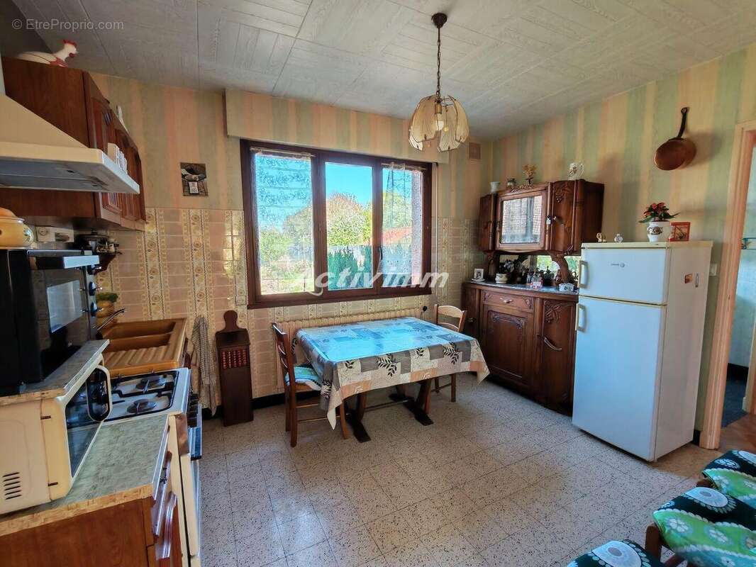 4288 37 - Maison à HESDIN