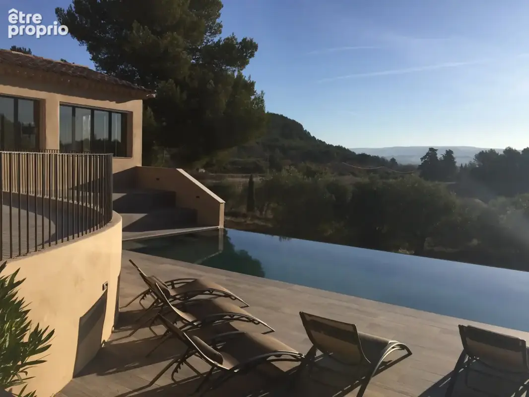 Ventoux   Domaine viticole de renom sur 18 ha - intimiste et vue dominante - photo 6
