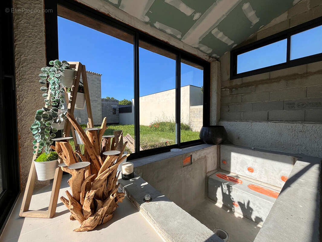 Maison à L'ISLE-SUR-LA-SORGUE