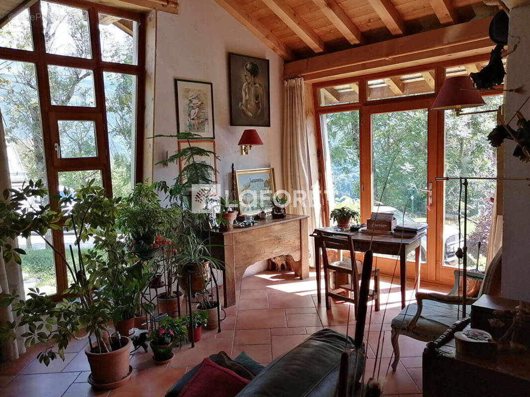 Maison à LES CHAPELLES