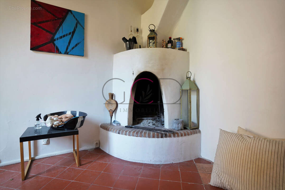 Maison à VENTABREN