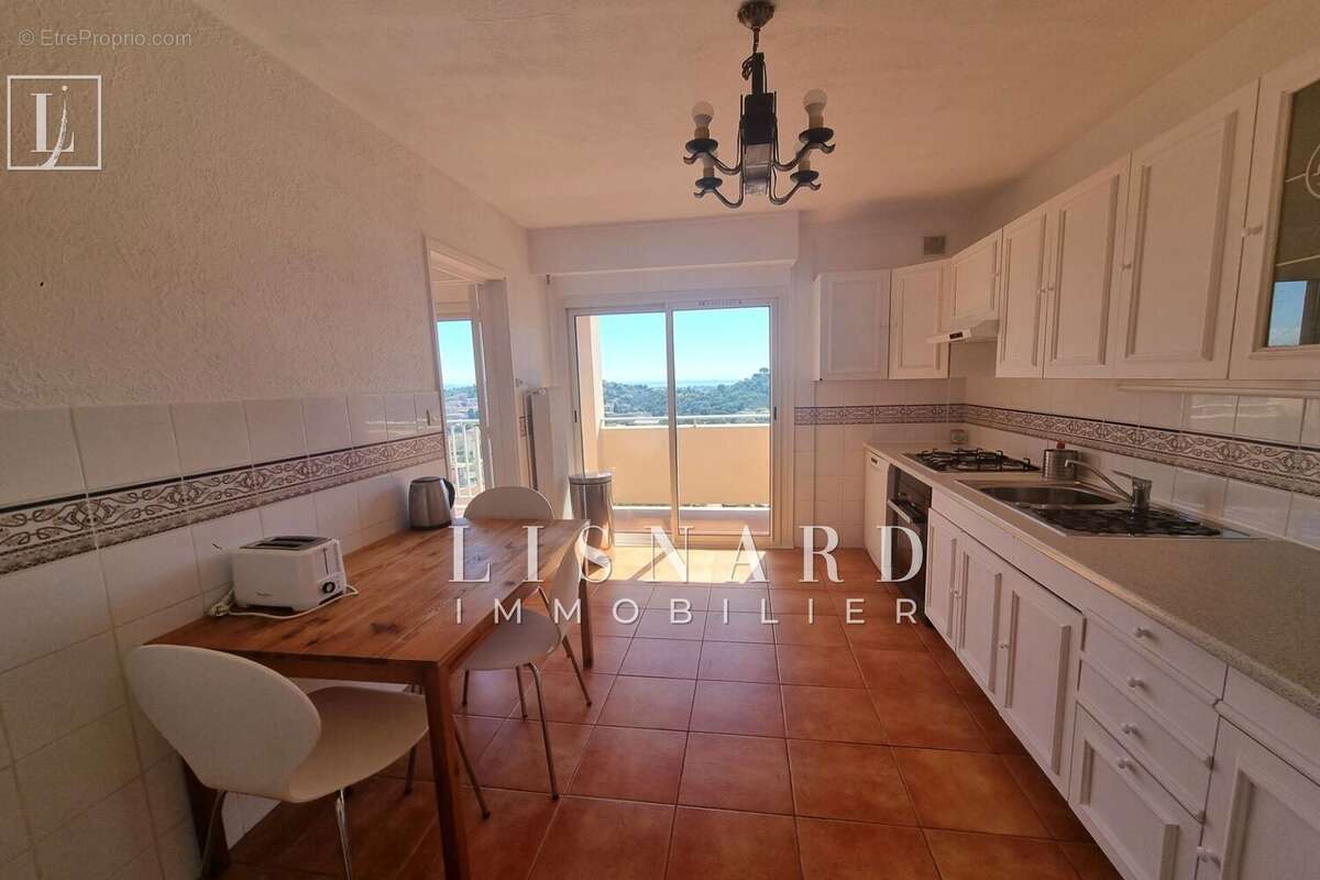 Appartement à VALLAURIS